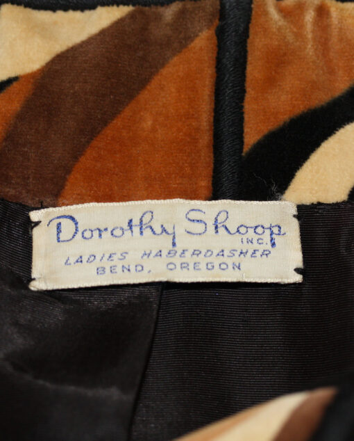 DOROTHY SHOOP Velvet coat '60s